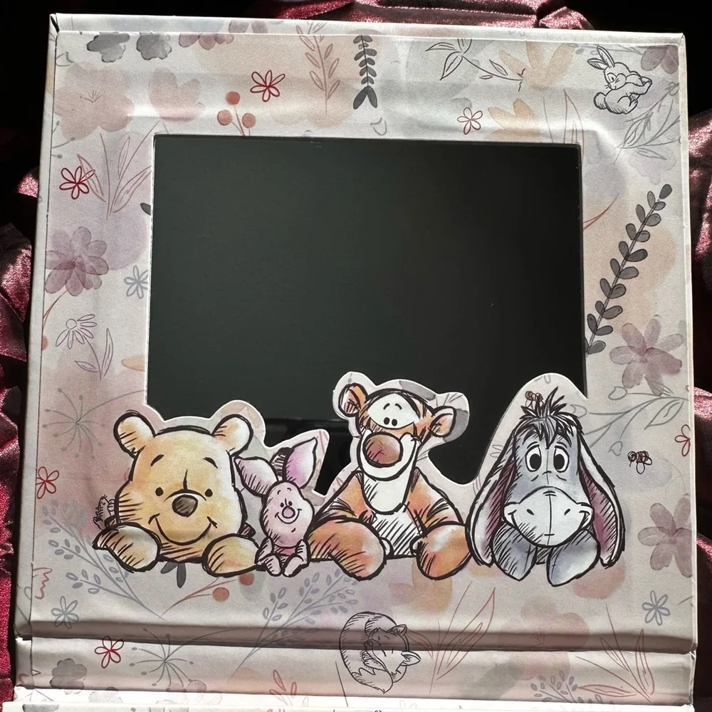 Disney Winnie-the-Pooh Heart Eyeshadow Palette